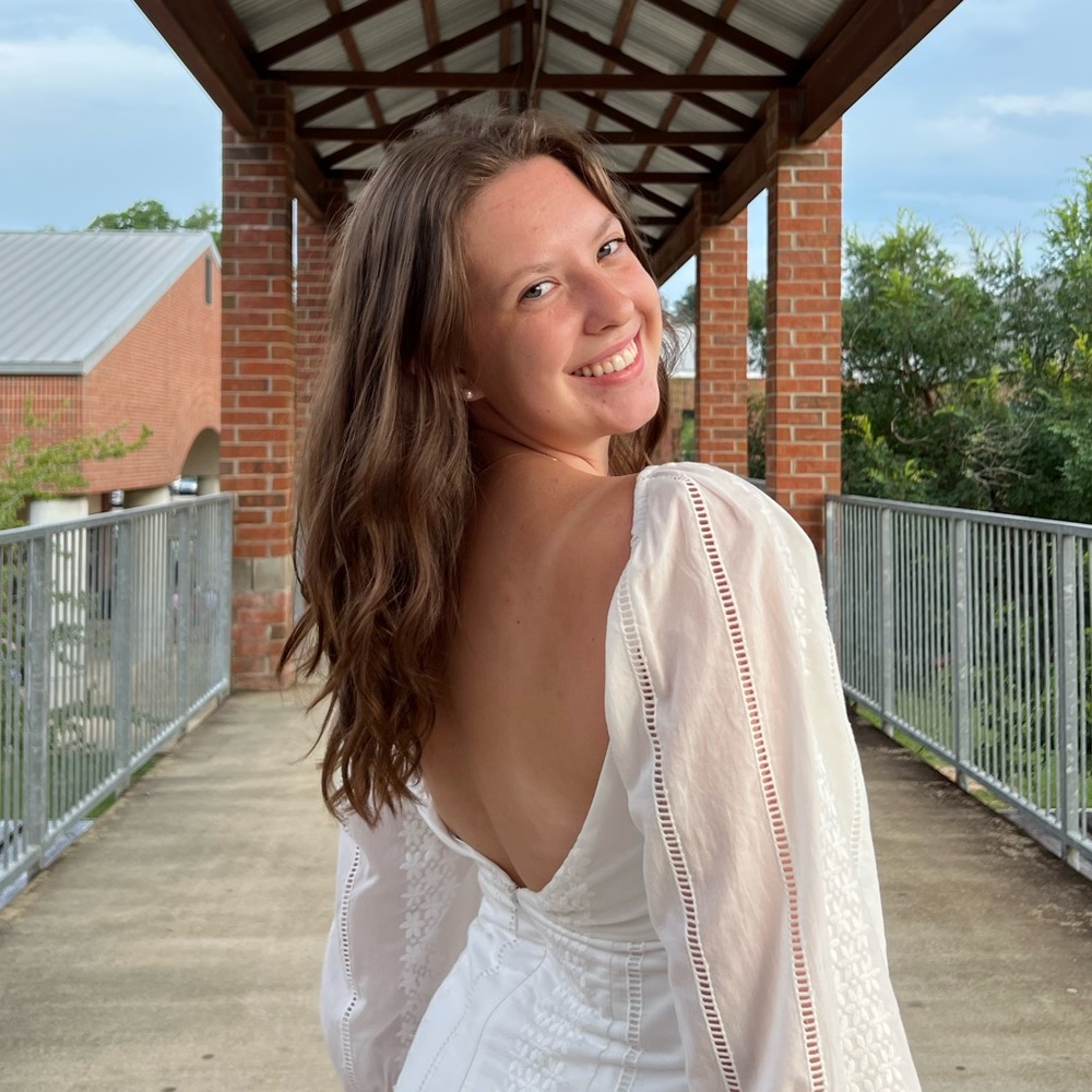 Meet your Posher, Emily